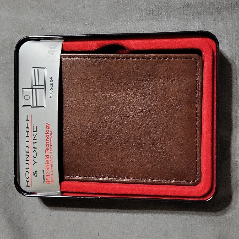 Roundtree & Yorke men's wallet, Brown